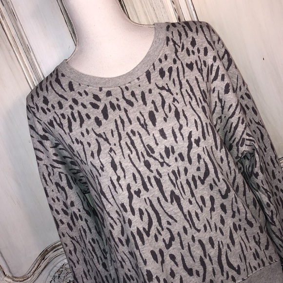 Rails Crew Neck Long Sleeve Animal Print Pop Over Sweat Shirt Size Medium - Picture 2 of 14